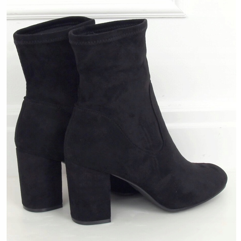 Černé vysoké podpatky 7675-GA Černá 1