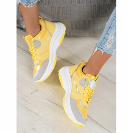 Ideal Shoes Neformální tenisky na platformě žluť 1