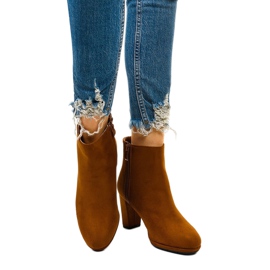 Velbloudí boty na sloupku, semiš Xentora hnědý 1