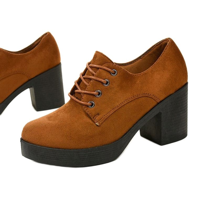 Velbloudí boty šněrované na bloku Thelvyn hnědý 1