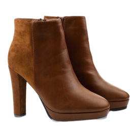 Velbloudí kozačky na sloupku z ekokůže Clantree hnědý 2