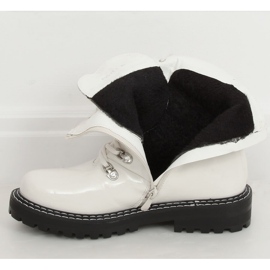Bílé lakované dámské boty 8120-PA White bílý 3