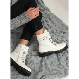 Bílé lakované dámské boty 8120-PA White bílý 4