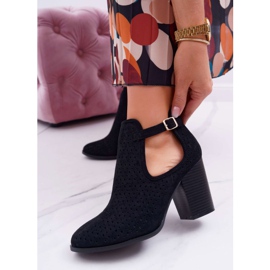 Bellucci Dámské boty na podpatku prolamované s výřezy Black GoodDay černá 1