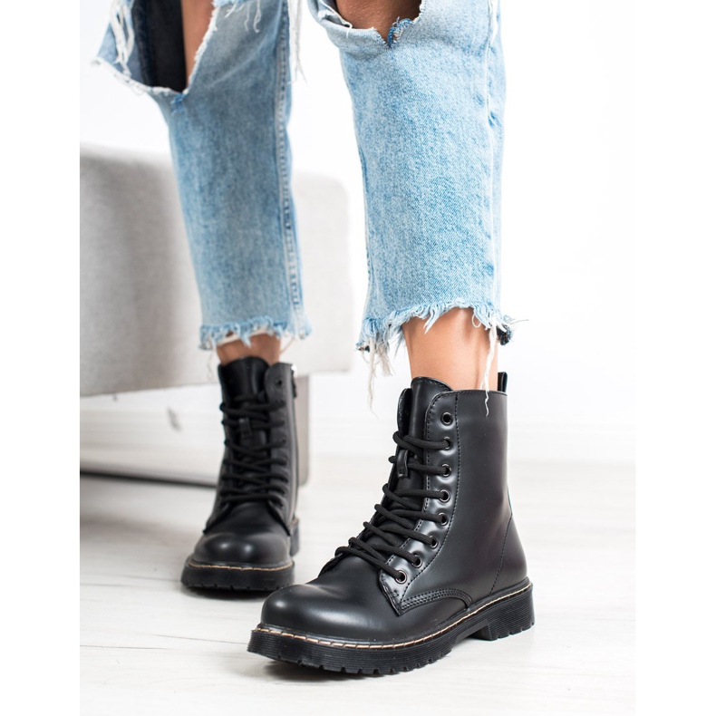 Small Swan Černé boty černá 2