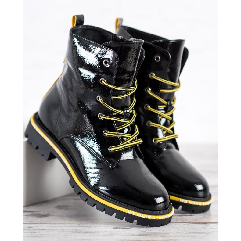 Goodin Lakovaní lovci černý žluť 2