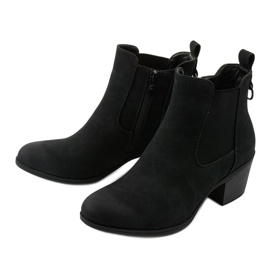 Černé semišové kotníkové boty na příspěvku Tarrenscribe černá 2