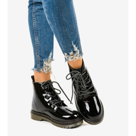 Černé lakované boty TL143-1 černá 1