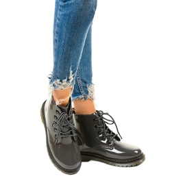 Šedé lakované boty TL143-7 šedá 1