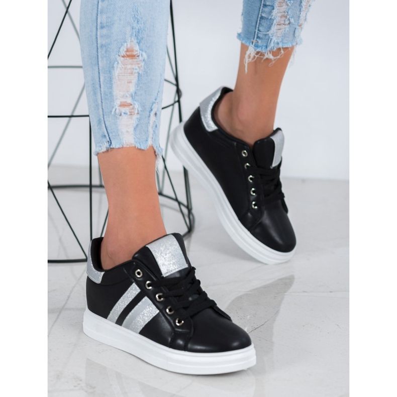 SHELOVET Sportovní obuv na klínku černá 2 SHELOVET Sportovní obuv na klínku černá 2