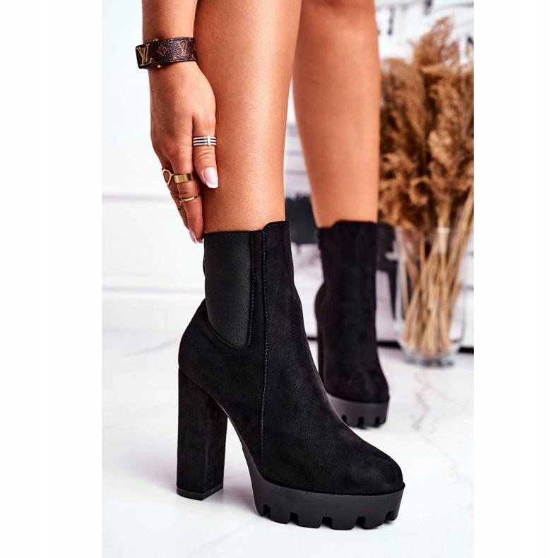 FW1 Dámské kozačky na vysokém podpatku z eko-semiše černé Julie černá 2 FW1 Dámské kozačky na vysokém podpatku z eko-semiše černé Julie černá 2