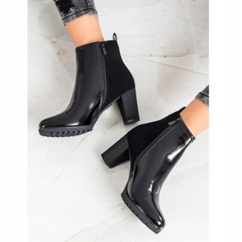 Gogo Lakované kozačky černý 2