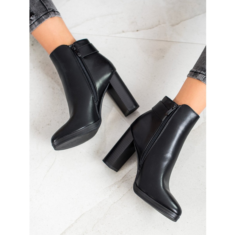 Ideal Shoes Elegantní černé boty černý 1
