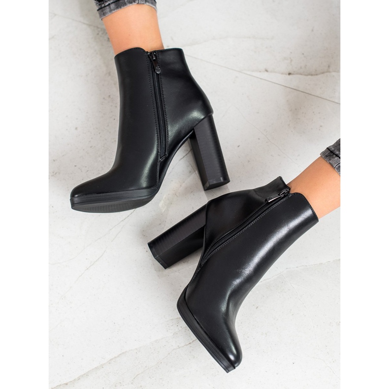 Ideal Shoes Klasické kozačky na vysokém podpatku černý 2