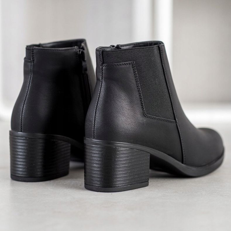 J. Star Boty Na Postu černý 1