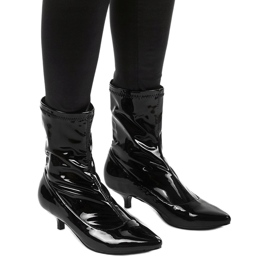 Černě lakované podpatky s ponožkou Ragemour černá 1 Černě lakované podpatky s ponožkou Ragemour černá 1