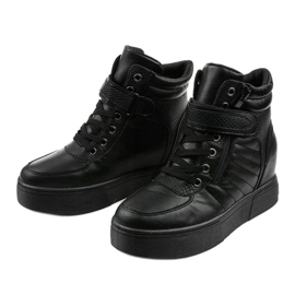 Černé teplé kozačky na klínku AB0013 černá 2