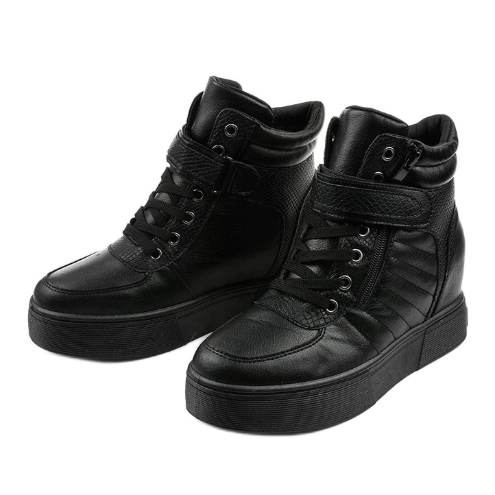 Černé teplé kozačky na klínku AB0013 černá 2