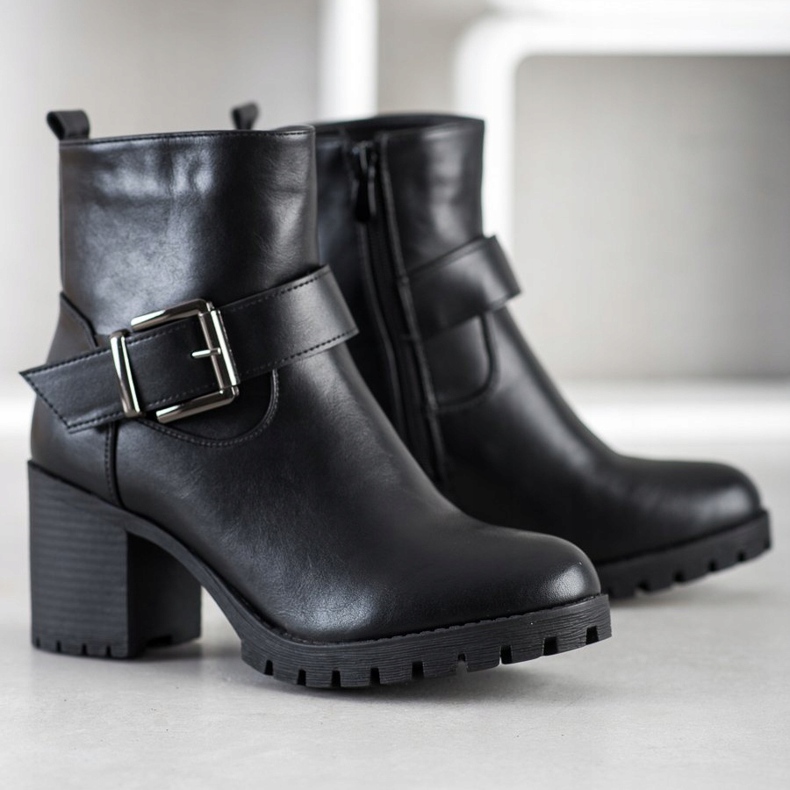 SDS Styloví pracovníci na baru černá 1