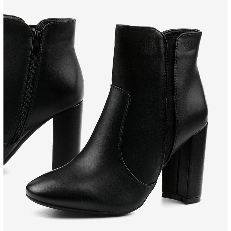 Černé kozačky z eko kůže na sloupku Wondermist černá 1