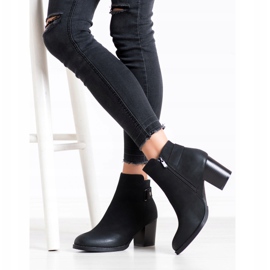 J. Star Pohodlné kozačky na sloupku černá 2