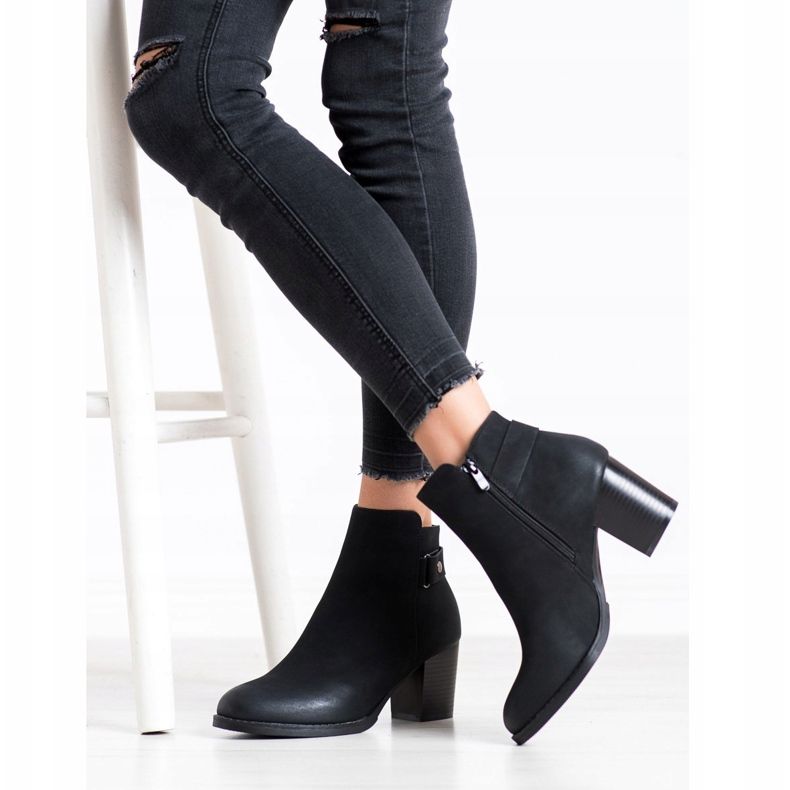 J. Star Pohodlné kozačky na sloupku černá 2