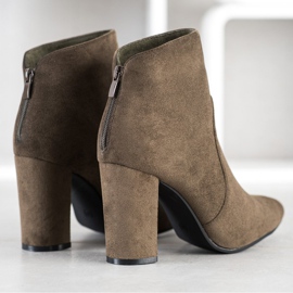 Ideal Shoes Klasické kozačky na sloupek hnědý khaki 1 Ideal Shoes Klasické kozačky na sloupek hnědý khaki 1