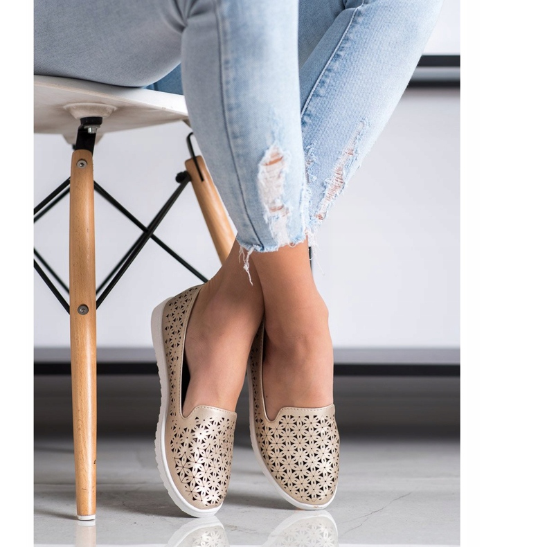 Renda Pohodlní prolamovaní páni zlatý 1 Renda Pohodlní prolamovaní páni zlatý 1