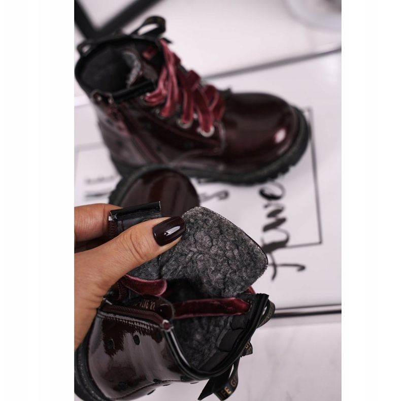 EVE Kaštanové lakované boty Essie červené 1