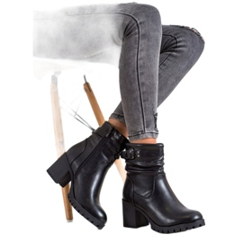 SDS Vysoké boty s izolací černý 2