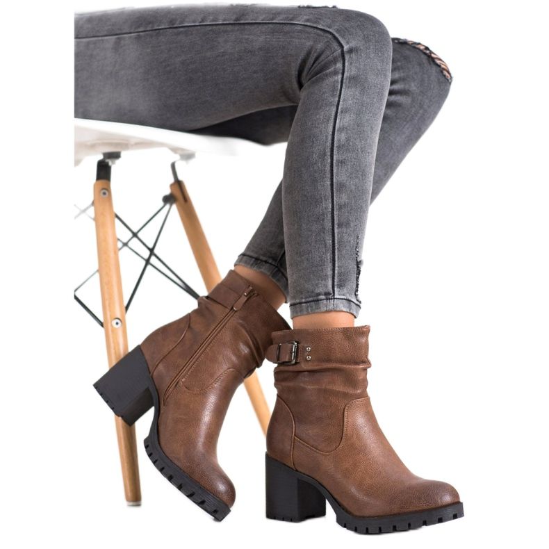 SDS Vysoké boty s izolací hnědý 1