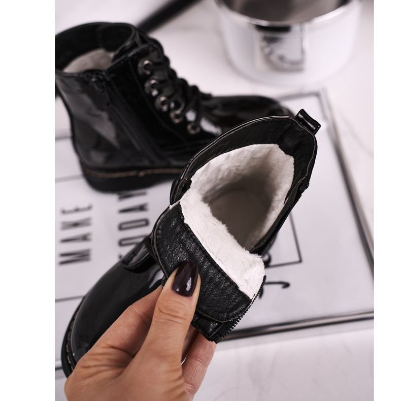 Teplé dětské boty s kamínky lakované černou slávou černá 1