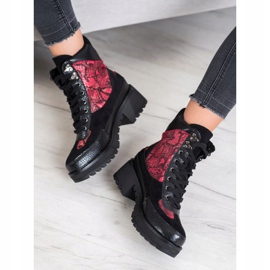 Groto Gogo Skalní dělníci na pólu černá červené 1