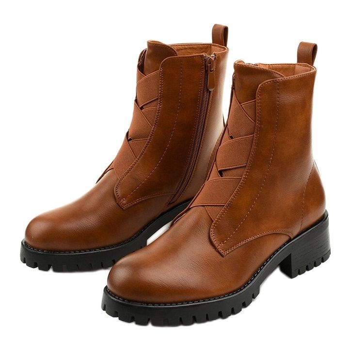 Hnědé kozačky na sloupku zatepleného Chanhettu hnědý 2 Hnědé kozačky na sloupku zatepleného Chanhettu hnědý 2