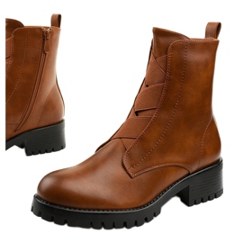 Hnědé kozačky na sloupku zatepleného Chanhettu hnědý 1 Hnědé kozačky na sloupku zatepleného Chanhettu hnědý 1