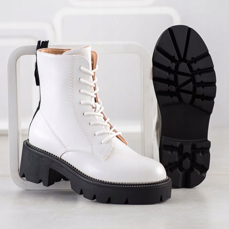 Seastar Bílé lapače na platformě bílý černý 1