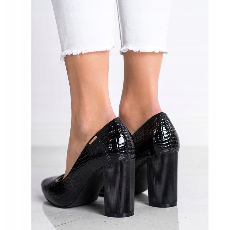 Goodin Čerpadla Na Sloupu černá 1 Goodin Čerpadla Na Sloupu černá 1