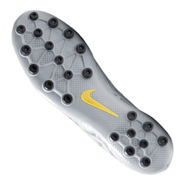 Kopačky Nike Phantom Gt Academy Se Ag M CT2144-001 šedá stříbro 2