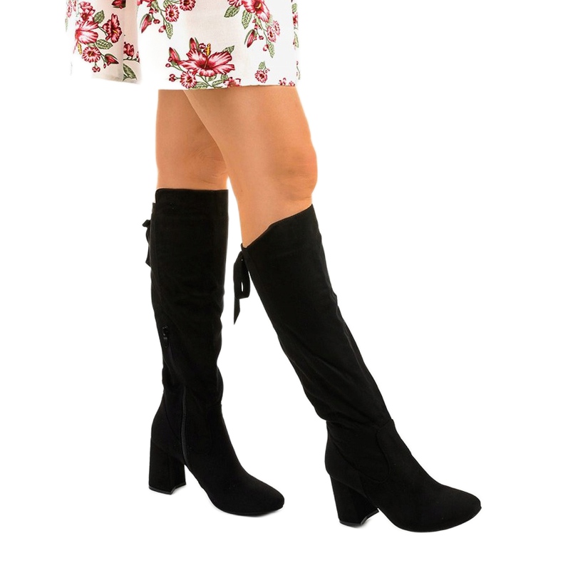 Černé kotníkové boty s eko semišem Shimmerfog černá 1