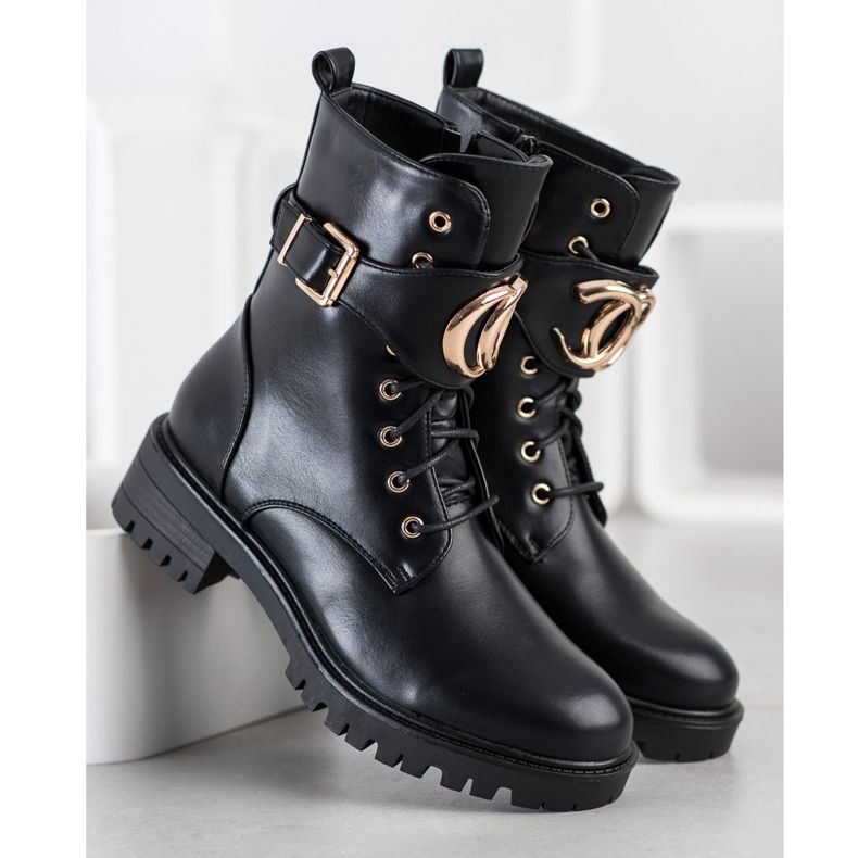 SHELOVET Pracovníci se zlatým ornamentem černá 1