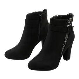 Černé kozačky na sloupek s eko semišem Lysianassa černá 2