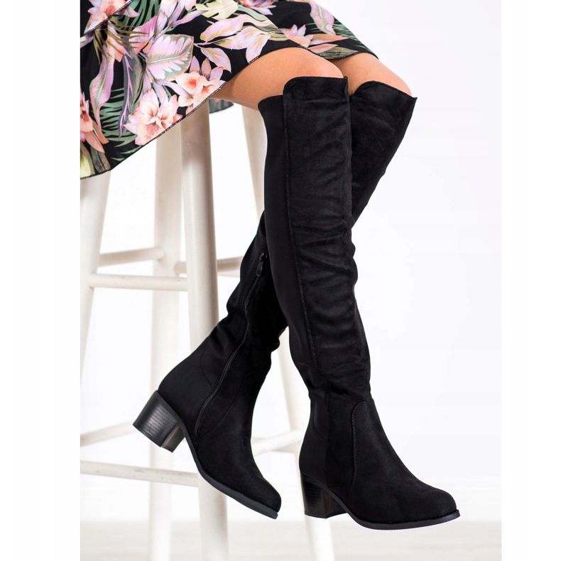 Balada Boty na nízkém sloupku černý 2