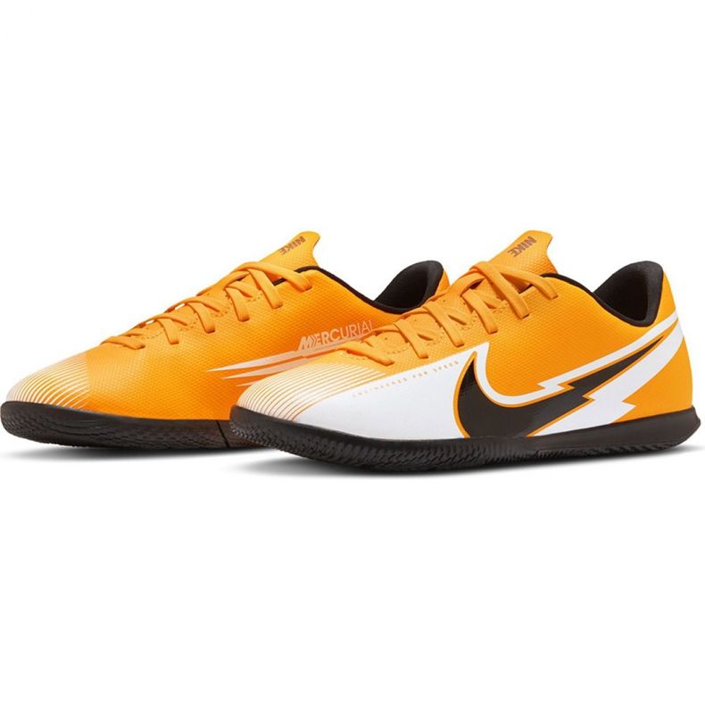 Kopačky Nike Mercurial Vapor 13 Club Ic Jr AT8169 801 žlutá žlutá 1