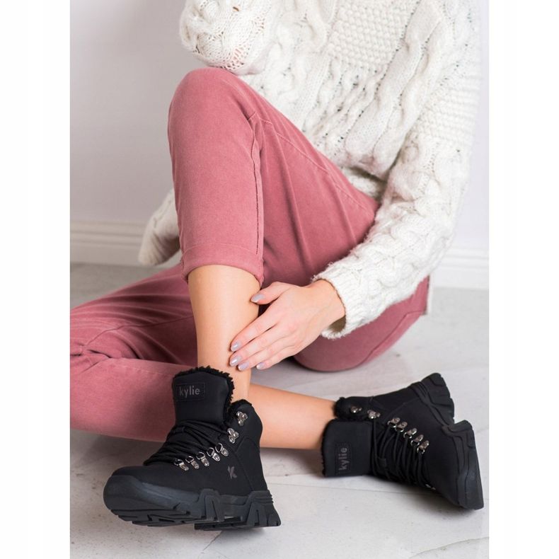 Kylie Černí lovci s ovčí kůží černá 1