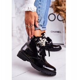 PS1 Dámské teplé kozačky s perlami a stuhou, lakovaná Perla černá 1