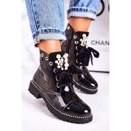 PS1 Dámské teplé boty s perlami, tryskami a stuhou, lakovaná Perla černá 1 PS1 Dámské teplé boty s perlami, tryskami a stuhou, lakovaná Perla černá 1