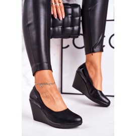 J.STAR But Dámské klasické klínové lodičky lakované černou Ivonne černá 1