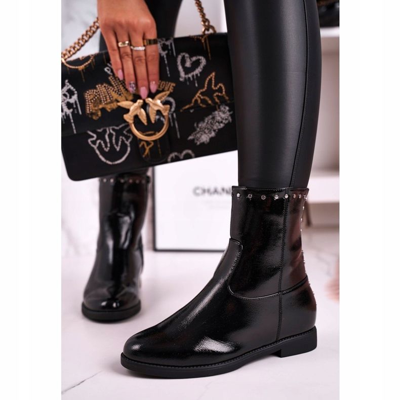 Dámské černé teplé lakované boty s tryskami, výkon černá 2 Dámské černé teplé lakované boty s tryskami, výkon černá 2