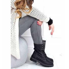 Černá šněrovačka 4667 černá černý 1