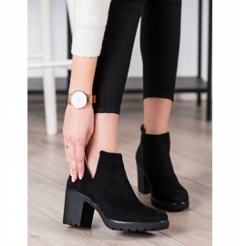 Bella Paris Černé kozačky se střihem černý 2